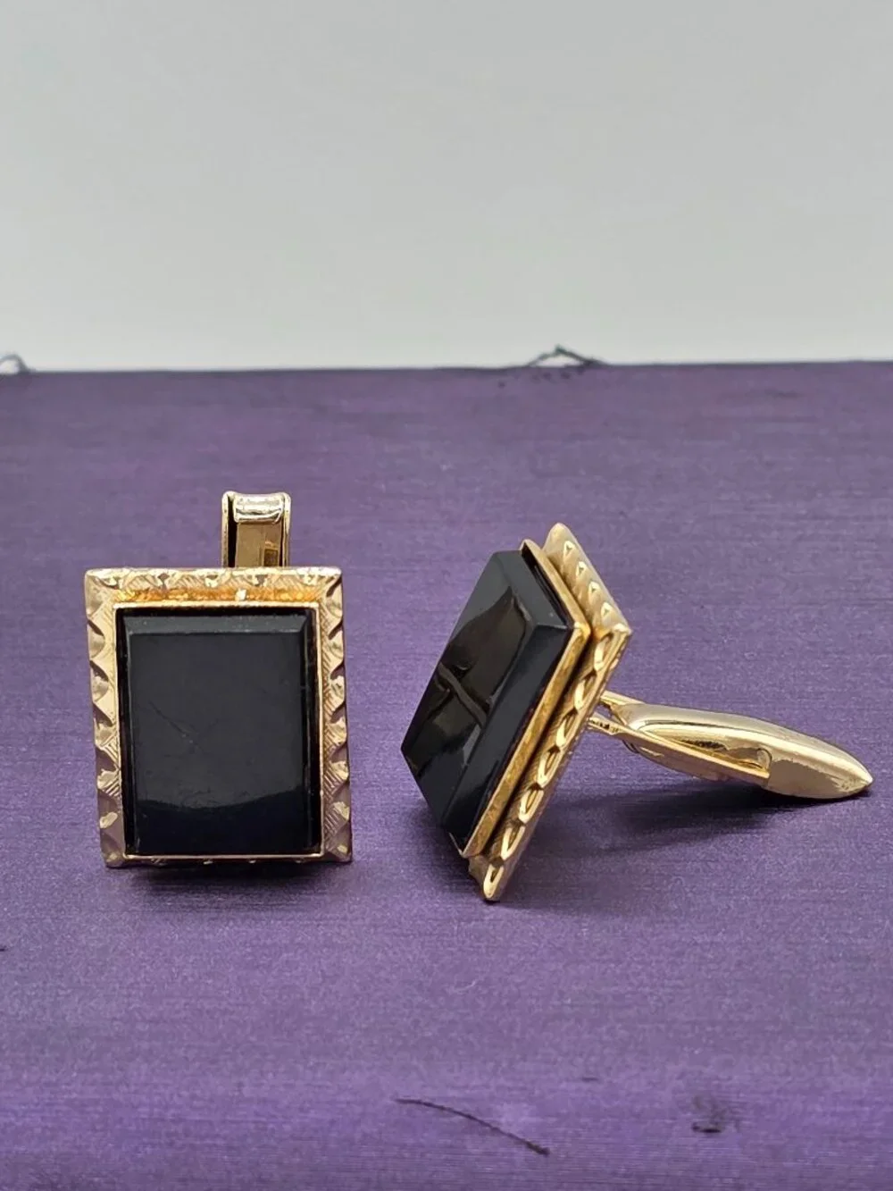 VTG Gold Finish Postage Stamp Rectangle Black  MCM Mid Century Modern Cuff Links